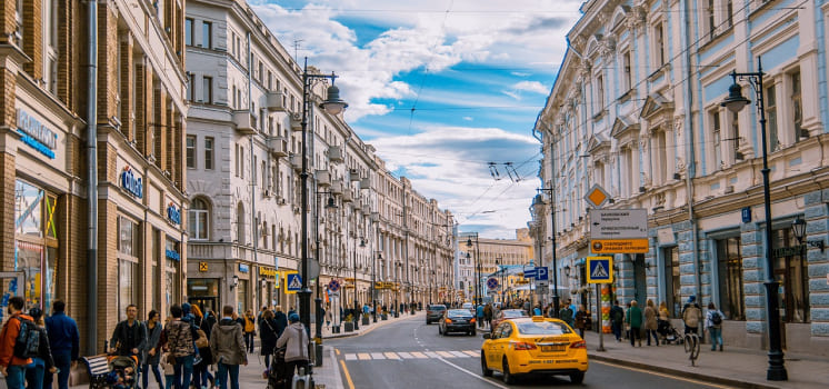 сколько стоит квартира в дорогом районе Москвы